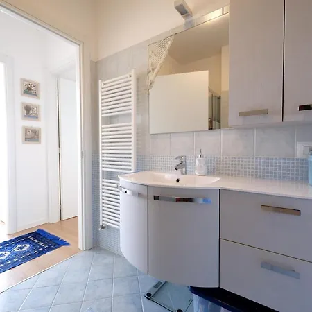 Apartment Garda Blue - Corte Fasanella - By Host4u Toscolano Maderno