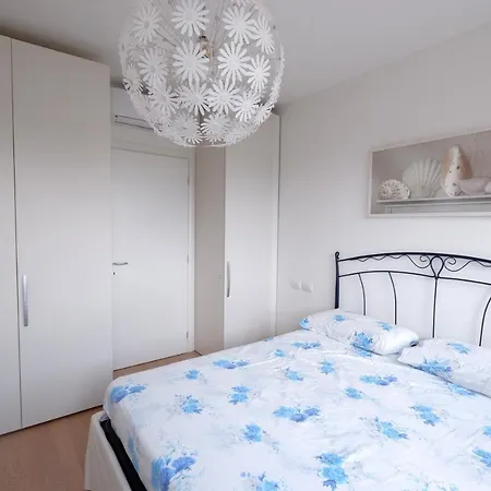 Garda Blue - Corte Fasanella - By Host4u Apartment Toscolano Maderno